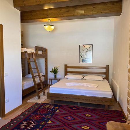 Ana Rest House Hostel Berat Eksteriør billede