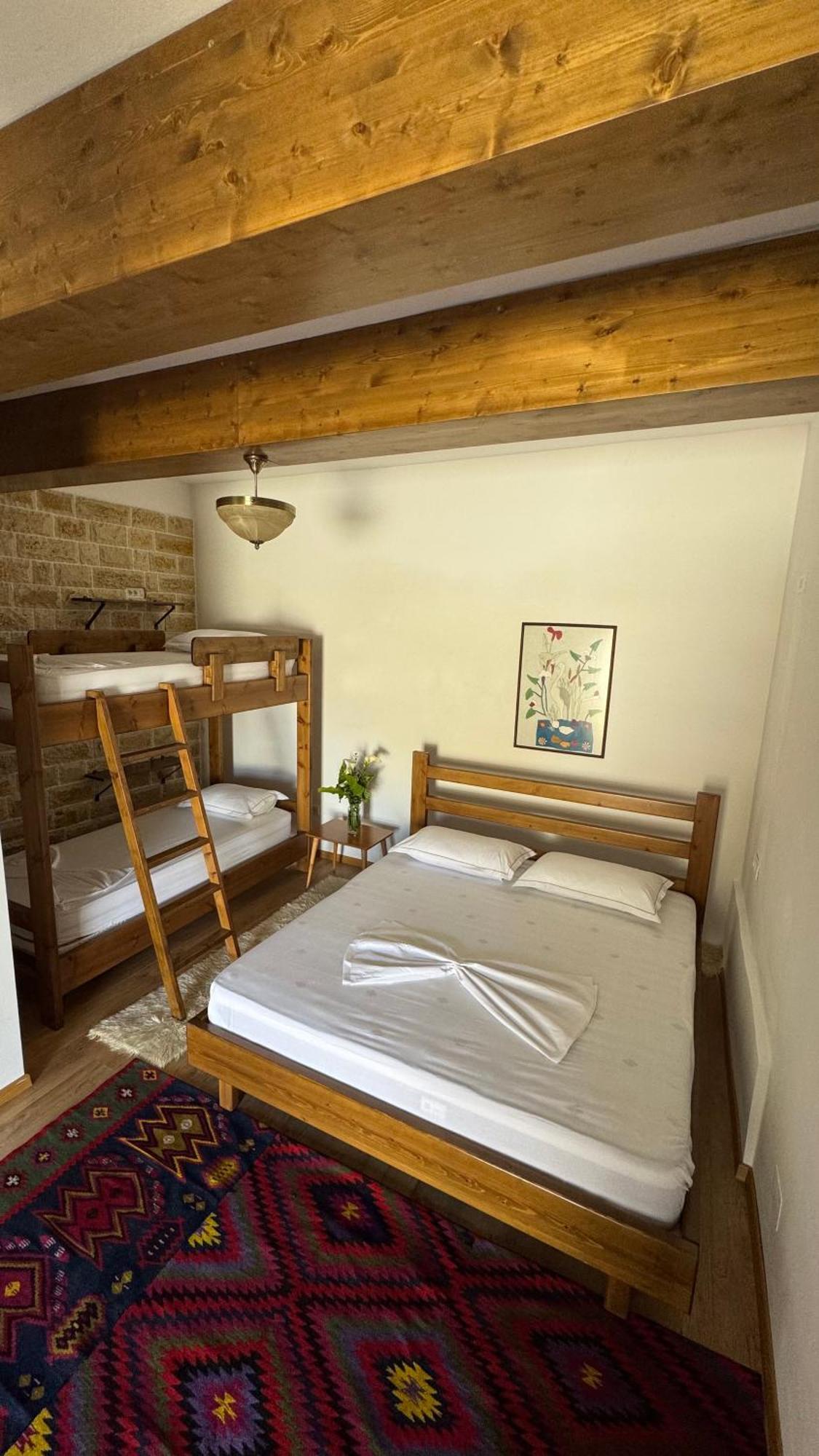 Ana Rest House Hostel Berat Eksteriør billede